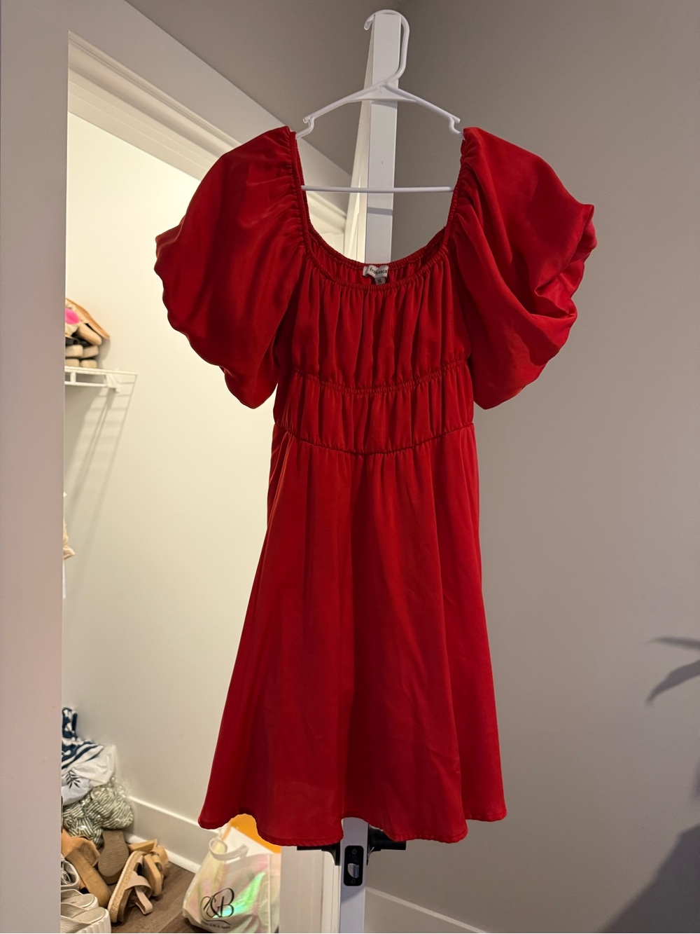 Francesca's Collections Red Puff-Sleeve Casual Dress